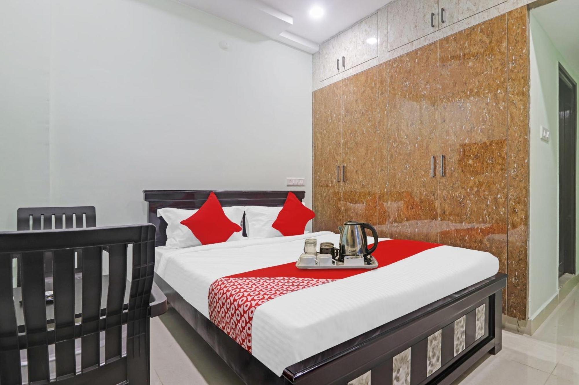 Hotel O Hanuma Residency Sururnagar Buitenkant foto