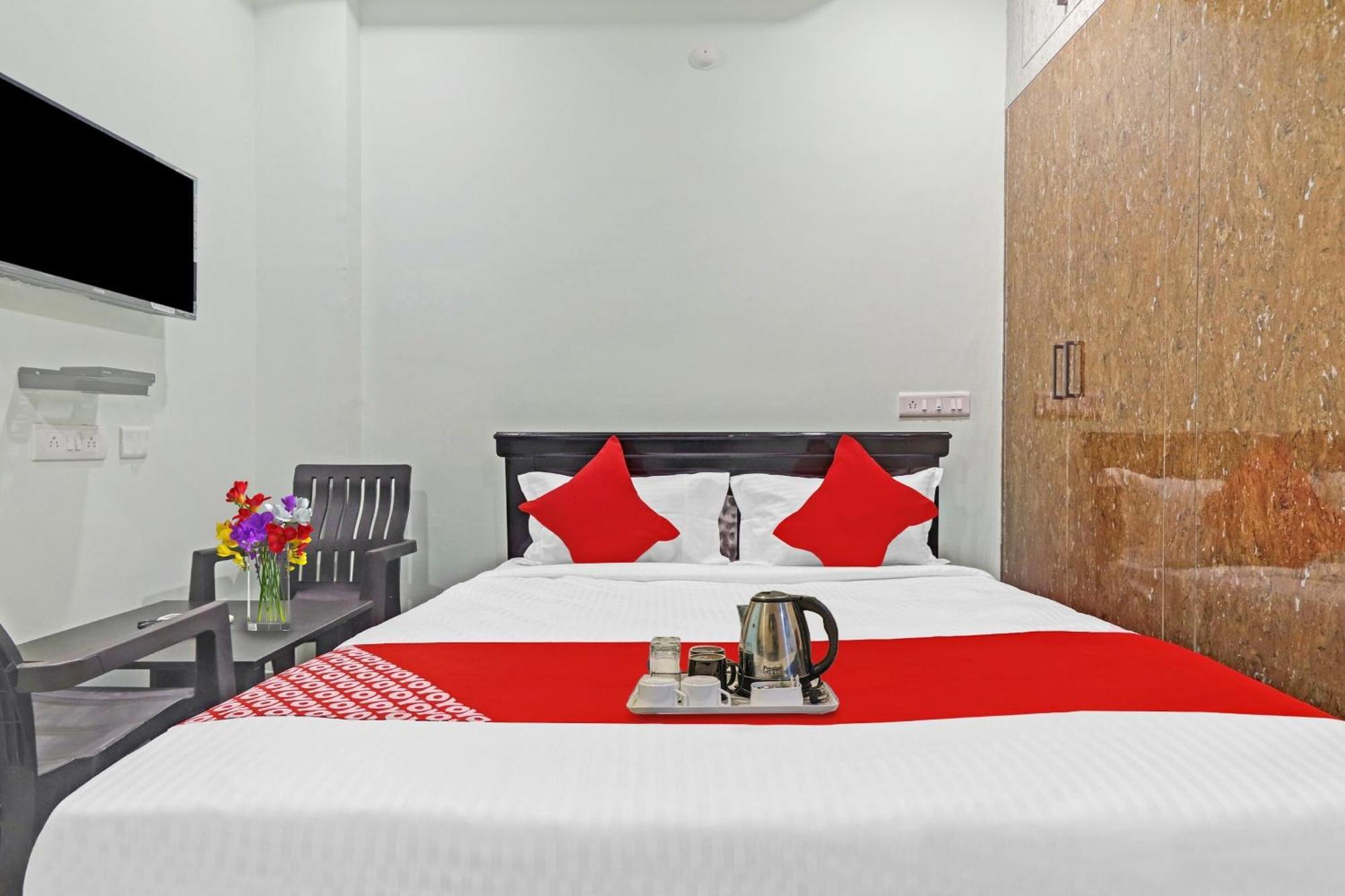 Hotel O Hanuma Residency Sururnagar Buitenkant foto
