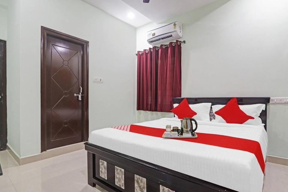Hotel O Hanuma Residency Sururnagar Buitenkant foto