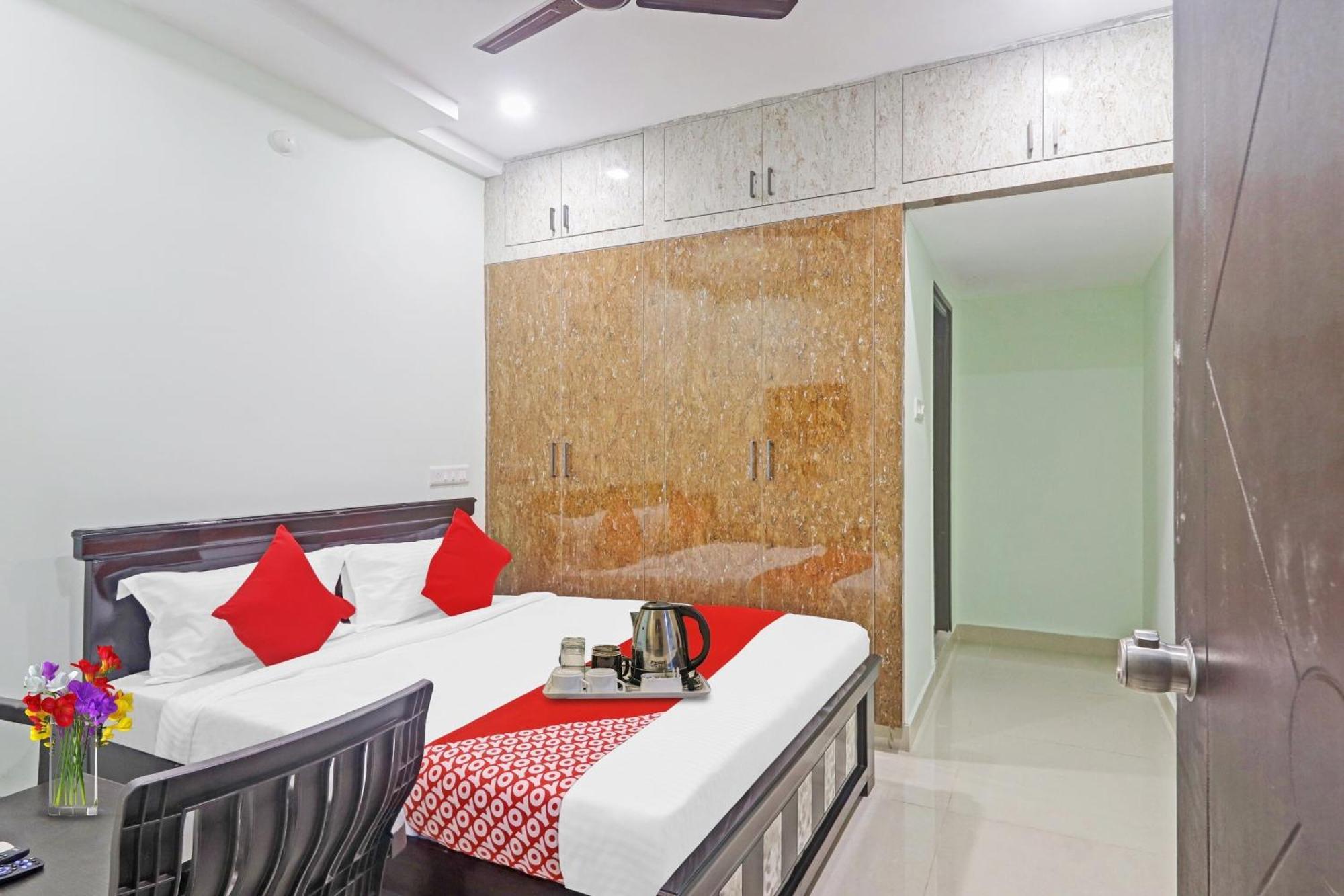 Hotel O Hanuma Residency Sururnagar Buitenkant foto