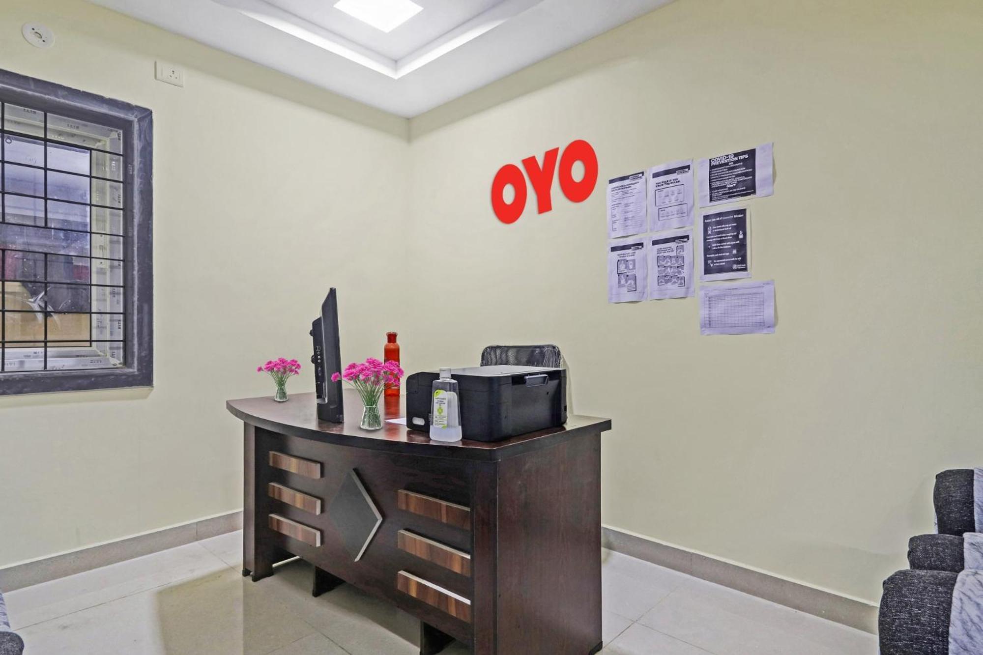 Hotel O Hanuma Residency Sururnagar Buitenkant foto