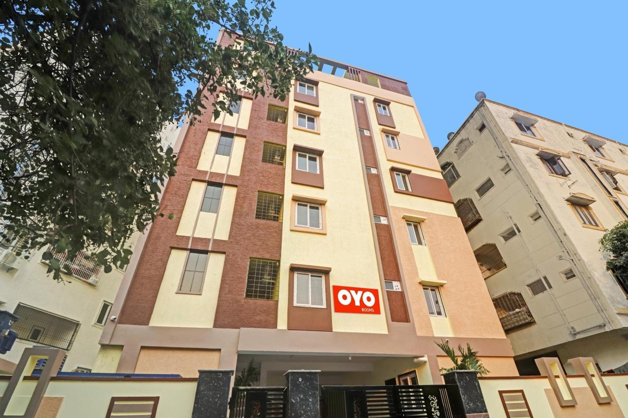 Hotel O Hanuma Residency Sururnagar Buitenkant foto