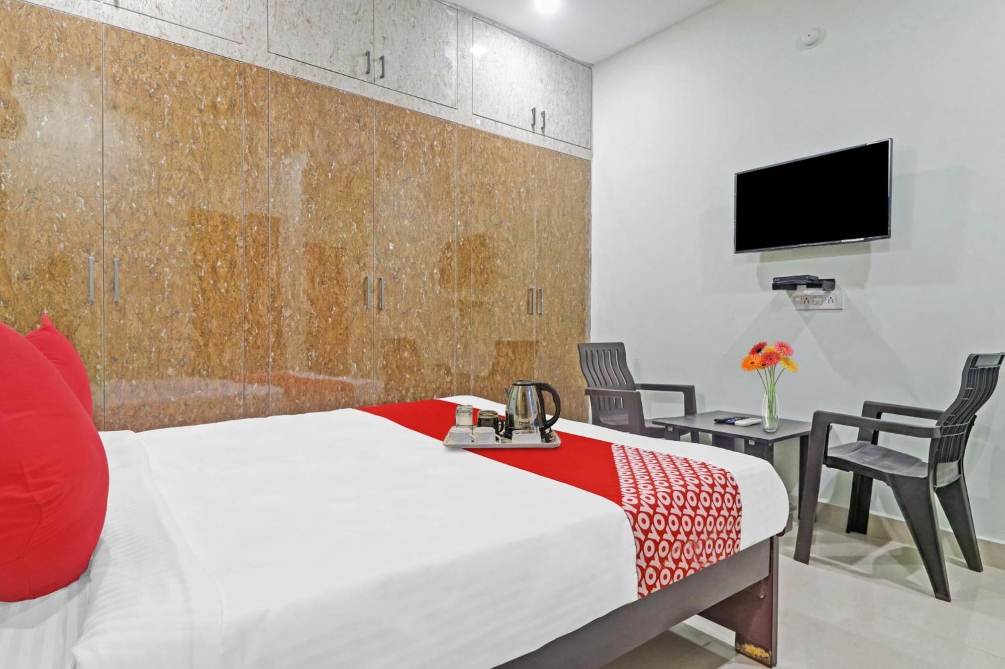 Hotel O Hanuma Residency Sururnagar Buitenkant foto