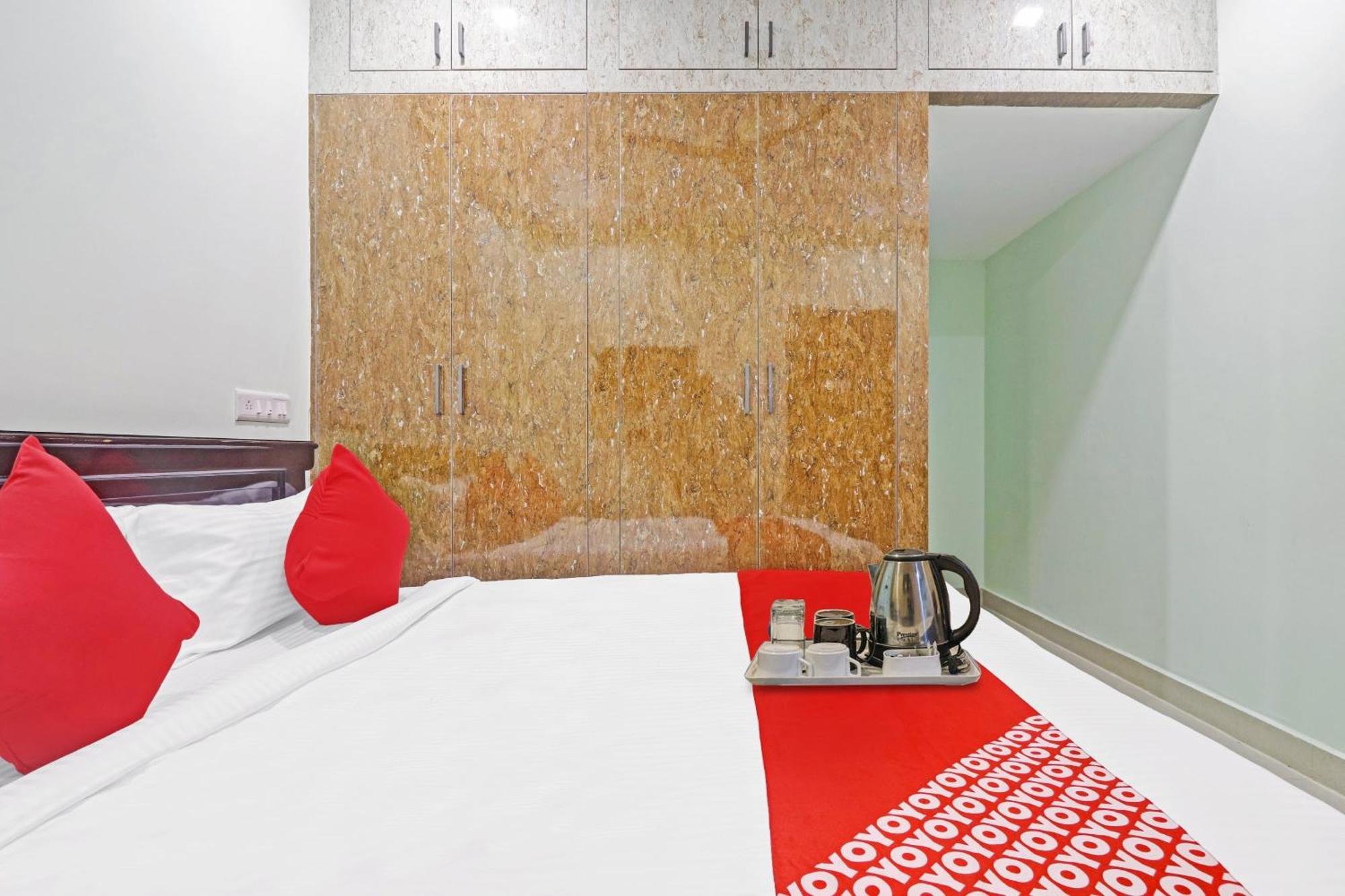 Hotel O Hanuma Residency Sururnagar Buitenkant foto