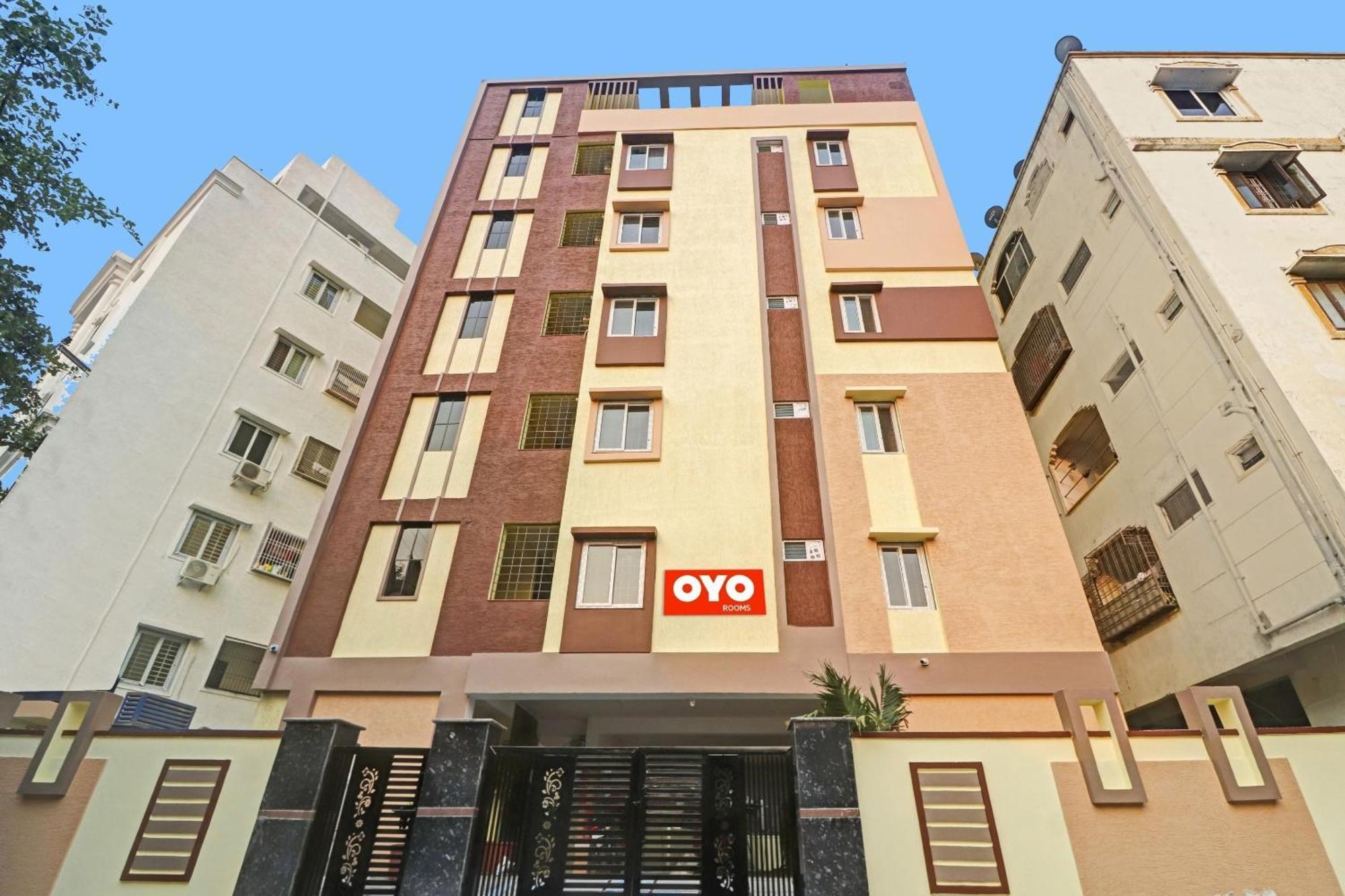 Hotel O Hanuma Residency Sururnagar Buitenkant foto
