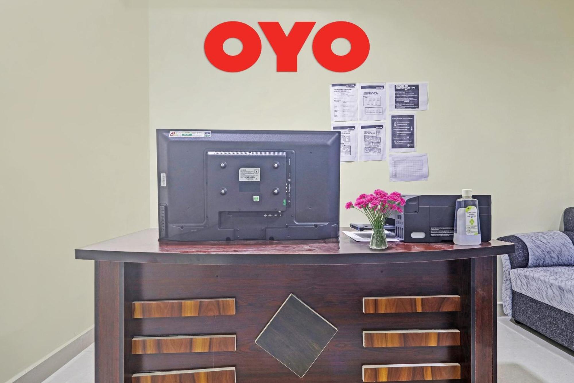 Hotel O Hanuma Residency Sururnagar Buitenkant foto