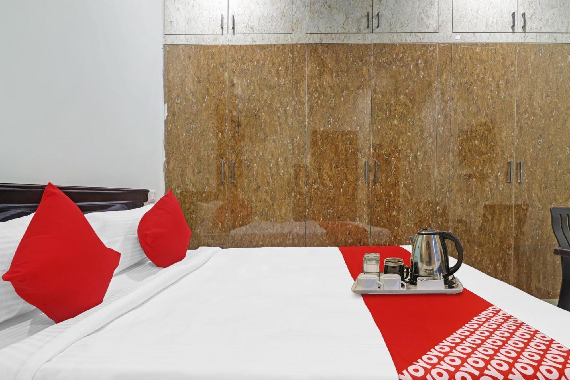 Hotel O Hanuma Residency Sururnagar Buitenkant foto