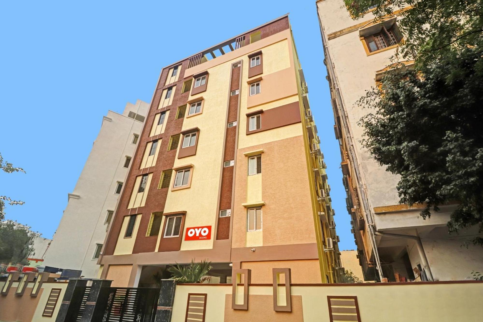 Hotel O Hanuma Residency Sururnagar Buitenkant foto